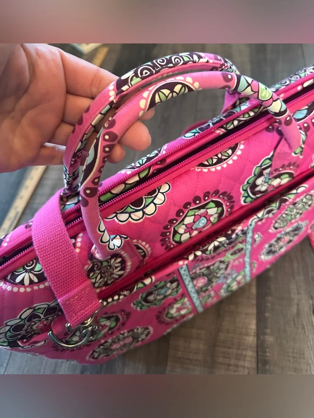 Vera Bradley Pink Cupcake Hard Shell Laptop Travel Bag Quilted Cotton Canvas EUC